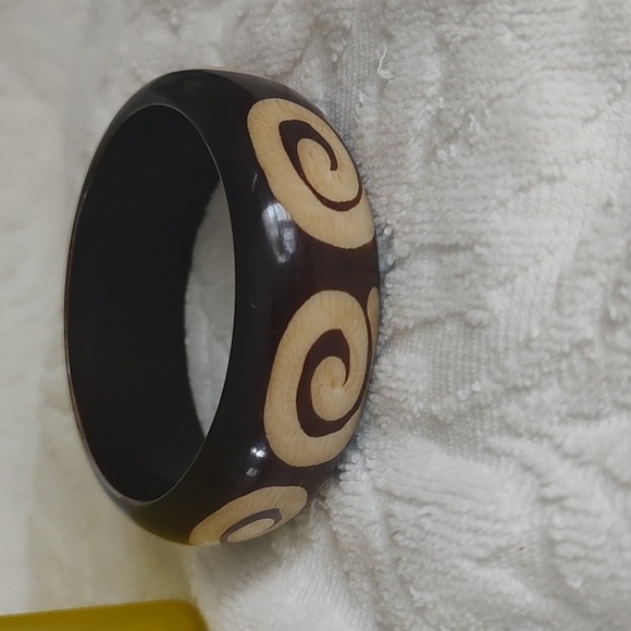 Beautiful Bangle - Picture 6 of 6